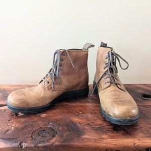 EUC Blundstone lace-up ankle boots Women's 10/Men's 8
